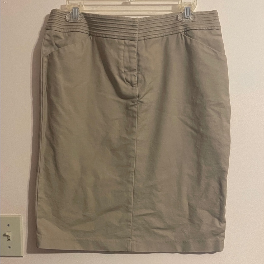 Willi Smith Women's Pencil Skirt in Tan